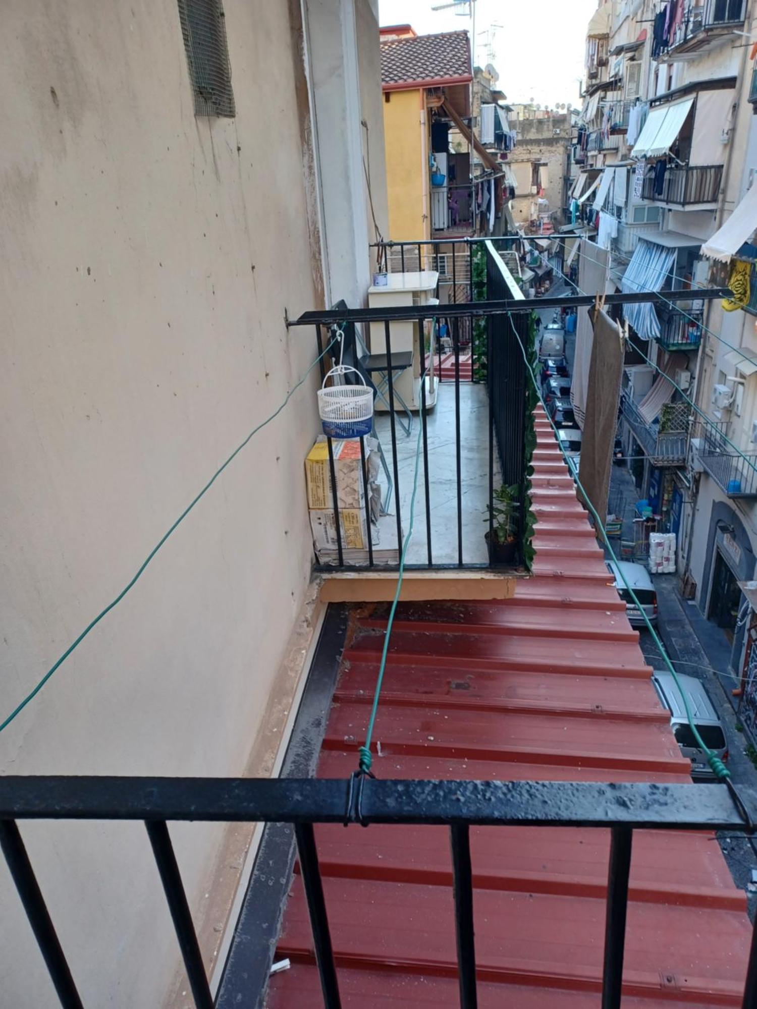 B&B Appartamenti Napoli Bagian luar foto
