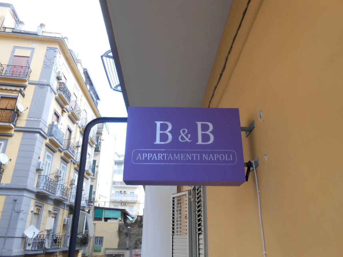 B&B Appartamenti Napoli Bagian luar foto