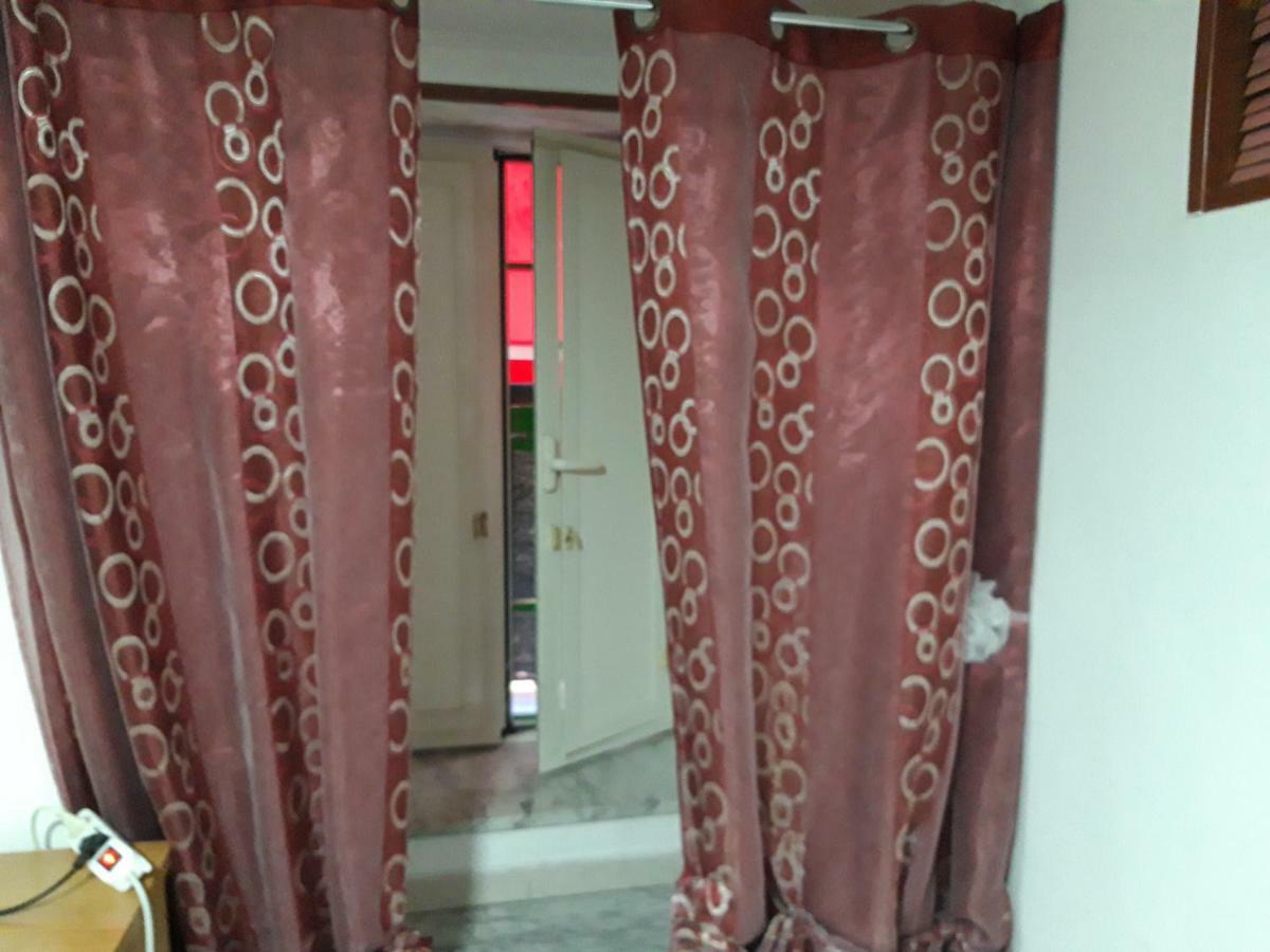 B&B Appartamenti Napoli Bagian luar foto
